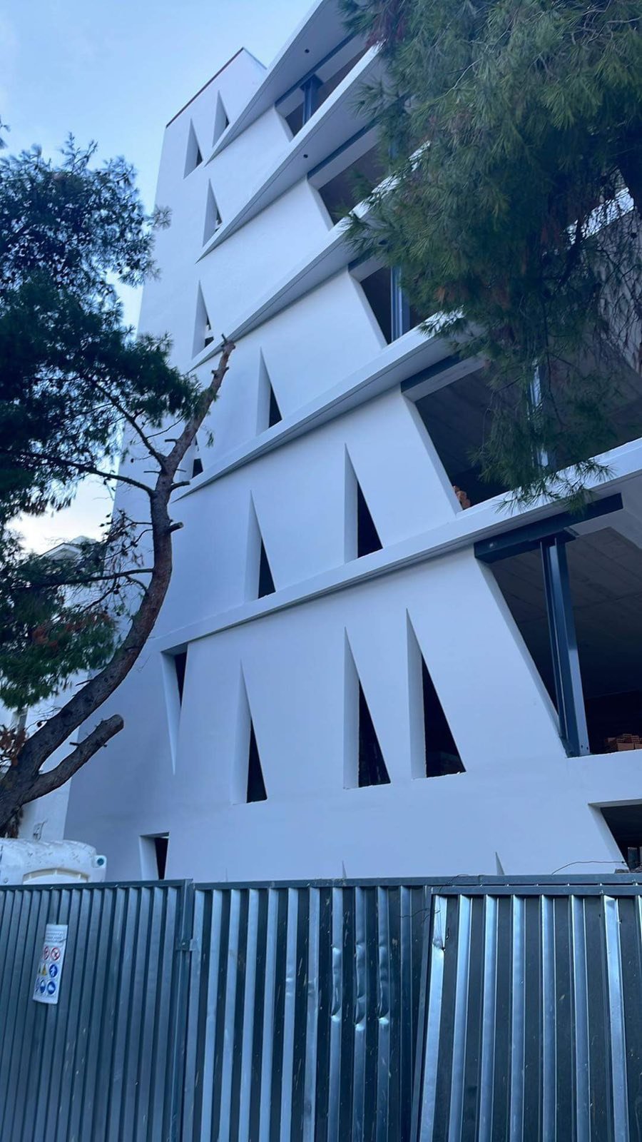 Έργο 33